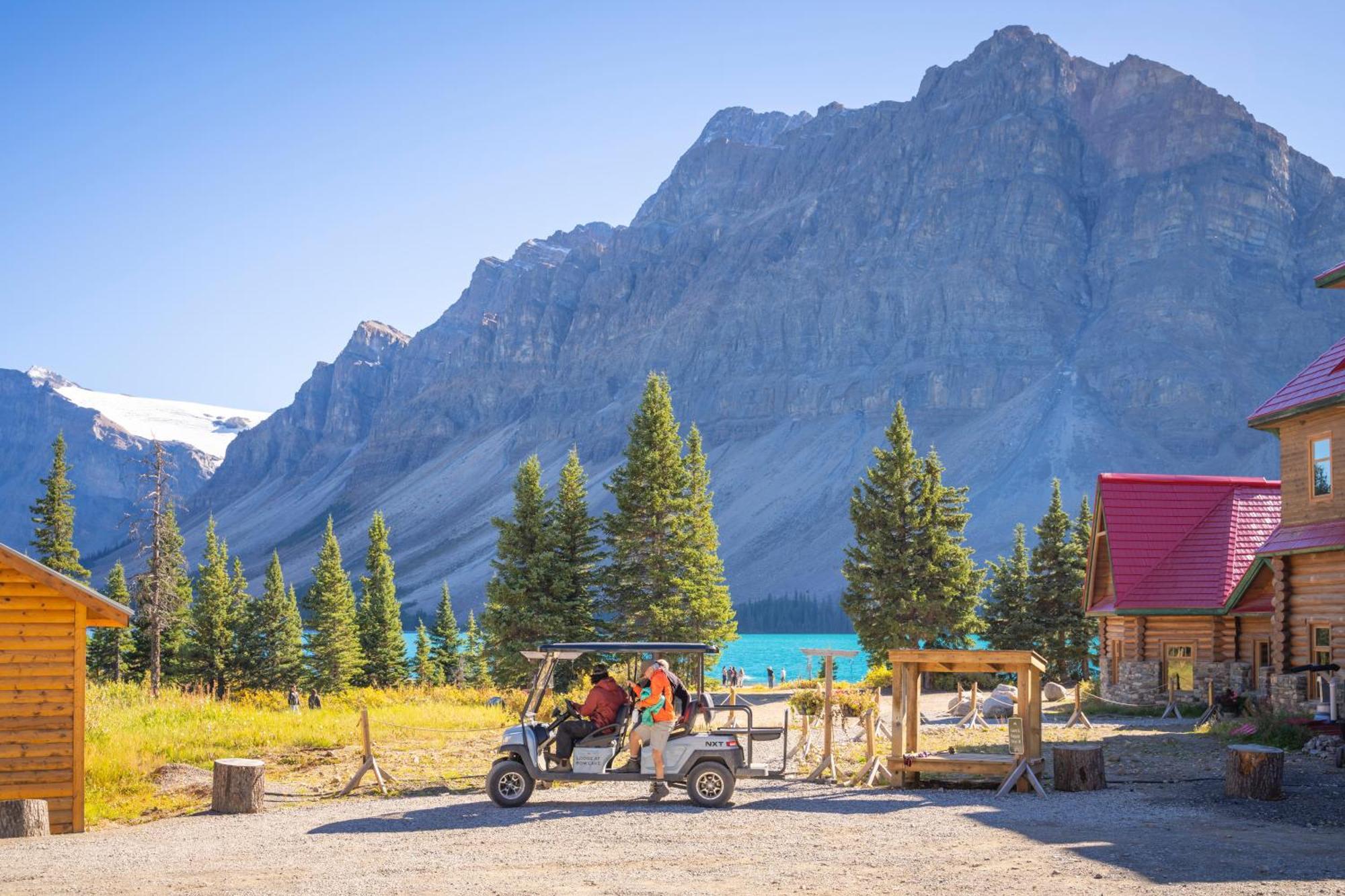 The Lodge At Bow Lake Lake Louise Exterior photo