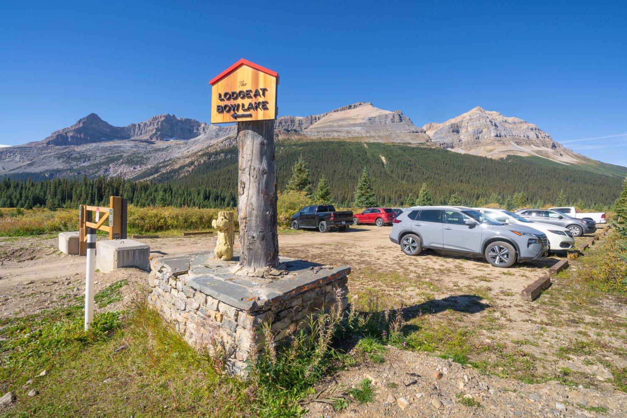 The Lodge At Bow Lake Lake Louise Exterior photo