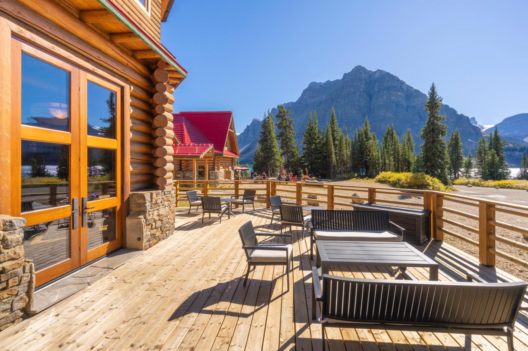 The Lodge At Bow Lake Lake Louise Exterior photo