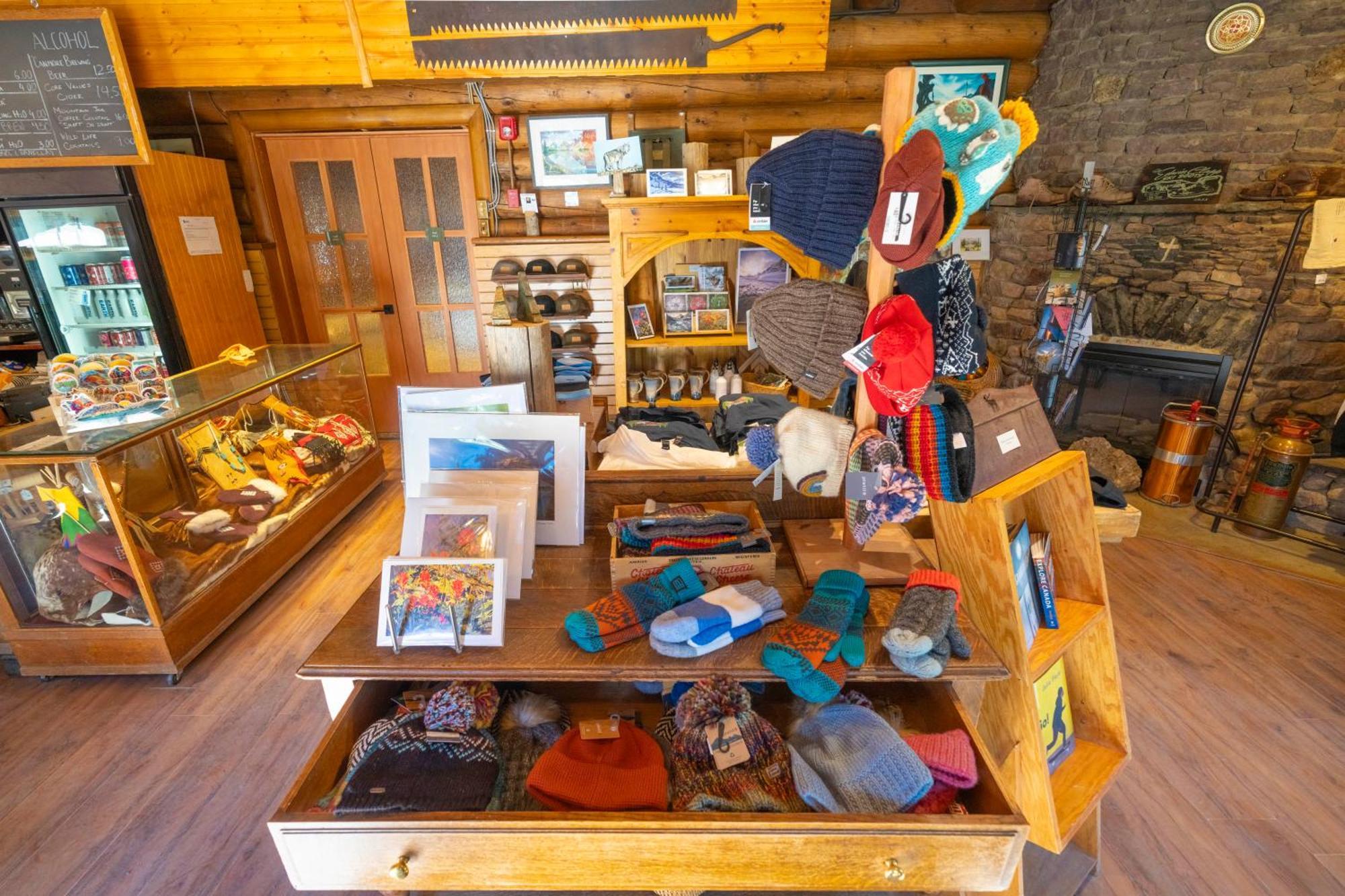 The Lodge At Bow Lake Lake Louise Exterior photo