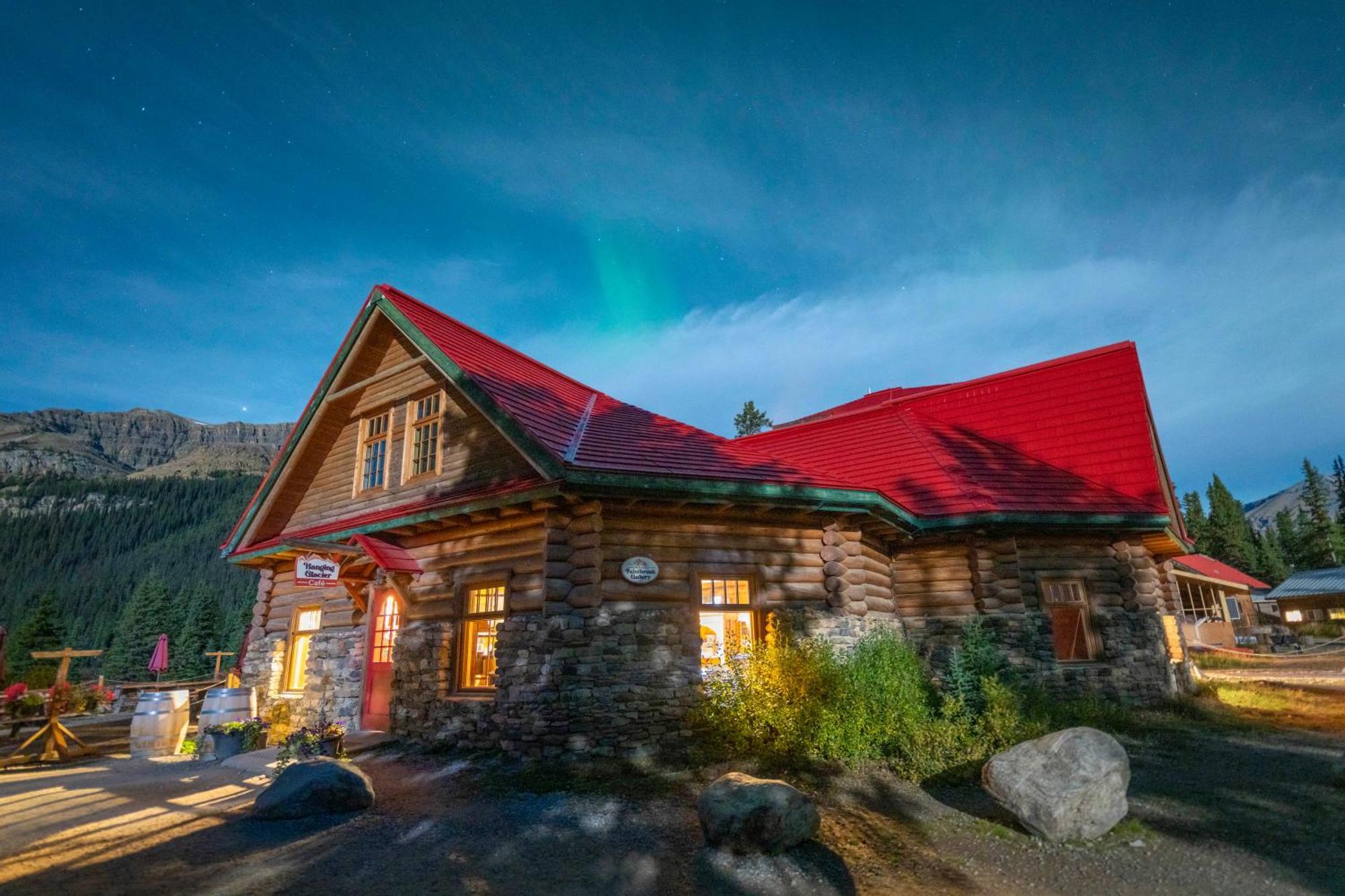 The Lodge At Bow Lake Lake Louise Exterior photo